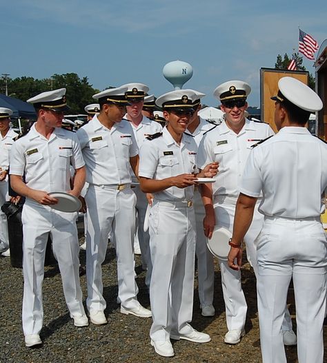 Indian Navy Officers, Navy Soldier, Merchant Navy, Indian Navy, White Dress Shoes, Naval Academy, Sailor Jerry, Harbin, History Pictures