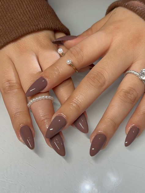 Fall nails and outfits | 51 Best Fall Nails to Meet and Greet the Season Long Almond, Fake Nail, Almond Shaped, Fall Nail Colors, Neutral Nails, Fire Nails, Classy Nails, Dream Nails, Chic Nails