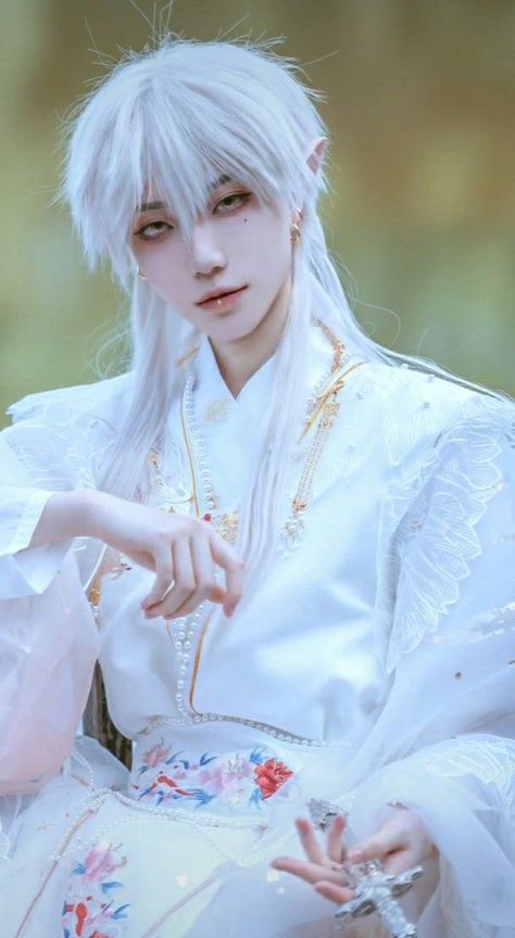 Man White Hair Men, Long White Hair, Cosplay Boy, Boys Long Hairstyles, Male Cosplay, Human Poses Reference, Model Face, Human Poses, Hair Reference