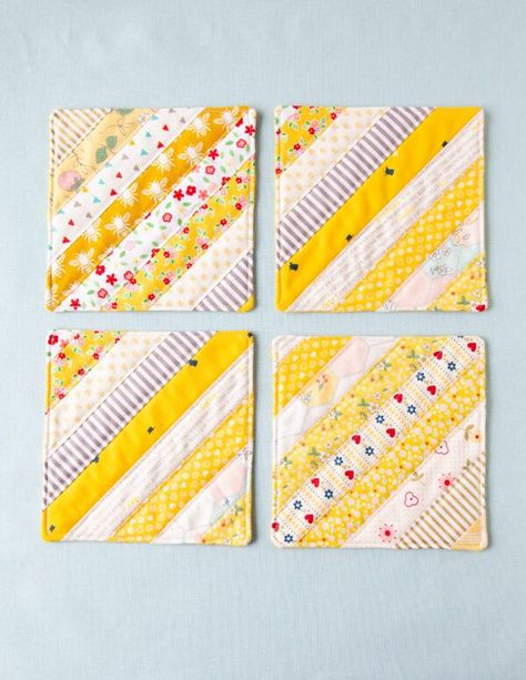 Quilted Coasters, Mug Rug Patterns, Straight Line Quilting, Quilt Sewing Patterns, Fabric Coasters, Beginner Sewing Projects Easy, Small Sewing Projects, Patchwork Quilting, Patch Quilt