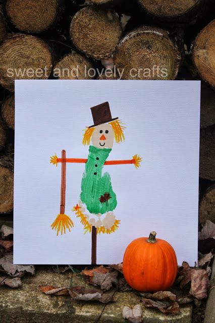 sweet and lovely crafts: footprint scarecrow Handprint And Footprint Crafts, Kids Crafts Toddlers, Halloween Handprint, Scarecrow Crafts, November Crafts, Baby Art Projects, Footprint Crafts, Fall Art Projects, Thanksgiving Crafts For Kids