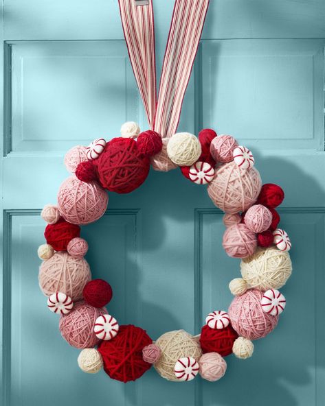 Create the Most Festive Front Door with a DIY Christmas Wreath Budget Friendly Christmas Gifts, Christmas Wreath Ideas, Winter Wreath Diy, Diy Christmas Wreath, Christmas Wreaths Ideas, Christmas Wreaths Diy Easy, Christmas Party Themes, Felt Wreath, Diy Christmas Wreaths