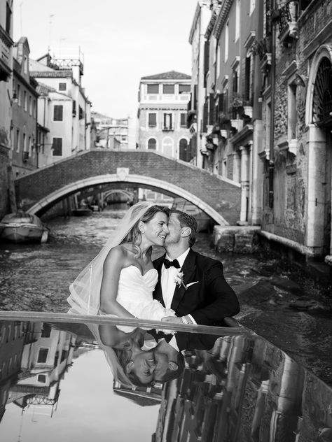 Experience the magic of a Venice wedding with these breathtaking photos, showcasing the city's romantic canals and stunning architecture as the perfect backdrop for your special day. Venice Engagement Photos, Timeless Photoshoot, Venice Elopement, Venice Italy Wedding, Italy Elopement, Venetian Wedding, Venice Wedding, Venice Photos, Romantic Luxury