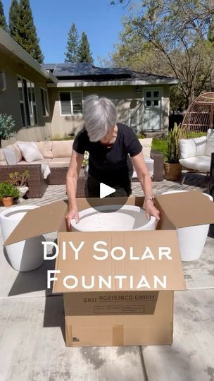 Diy Solar Fountain, Patio Fountain, Diy Balcony, Patio Flowers, Diy Garden Fountains, Solar Fountain, Front Yard Garden Design, Front Yard Landscaping Plans, Outdoor Fountain