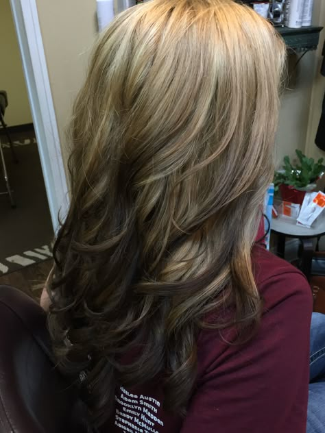 Reverse ombre blonde to brown hair color , perfect fall color transition! Reverse Ombre Blonde To Brown, Reverse Ombre Hair Blonde, Blonde To Brown Hair, Blonde To Brown, Reverse Ombre Hair, Blonde Or Brunette, Dark Ombre Hair, Blonde Colors, Ombre Hairstyles