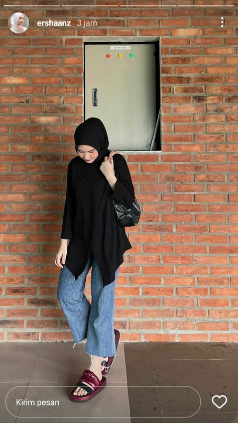 Ootd Rumahan, Ootd Ngemall, Outfit Kampus Hijab Casual, Ootd Kampus Hijab, Black Outfit Hijab, Ootd Jeans Kulot Hijab, Ootd Hitam Hijab Casual, Casual Outfits Hijab, Outfit Hijab Simple