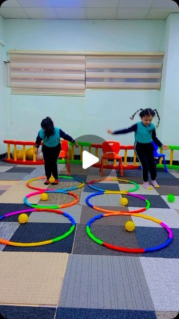 Premath Activities Preschool, Indoor Game For Kindergarten, Sports Game For Kids, Jumping Games For Kids, Class Games For Kids, Sports For Kids Activities, Sports Day Activities Preschool, Games To Play With Kids Indoor, Game For Kids Indoor