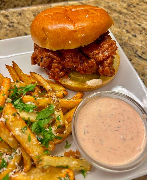 Fried Chicken Plate, Chicken Sandwich Aesthetic, Fried Chicken Aesthetic, Honey Fried Chicken Recipe, Fries Recipe Homemade, Fried Chicken Sandwich Recipe, Honey Fried Chicken, Jo Cooks, Chicken Sandwich Recipes