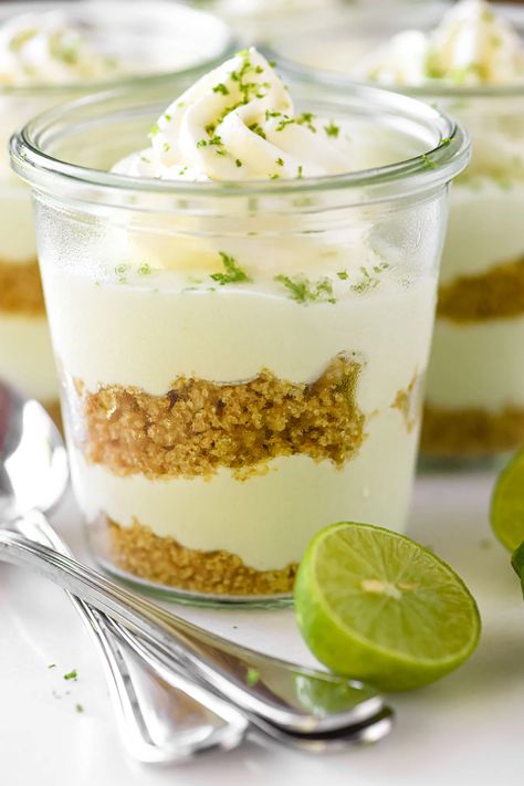 No bake key lime parfaits are a refreshingly tart and super easy summer dessert that can be made ahead and served straight from the fridge. Key Lime Parfait, Easy Parfait, Creamy Key Lime Pie, No Bake Key Lime, Raspberry No Bake Cheesecake, Key Lime Desserts, Raspberry Cheesecake Bars, Chocolate Mousse Pie, Best Summer Desserts