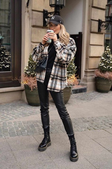 Autumn Ootd, Leather Leggings Outfit, Thanksgiving Outfit Ideas, Thanksgiving Outfit Women, Leather Pants Outfit, Stylish Winter Outfits, Winter Outfits Cold, Western Outfits Women, Cute Winter Outfits