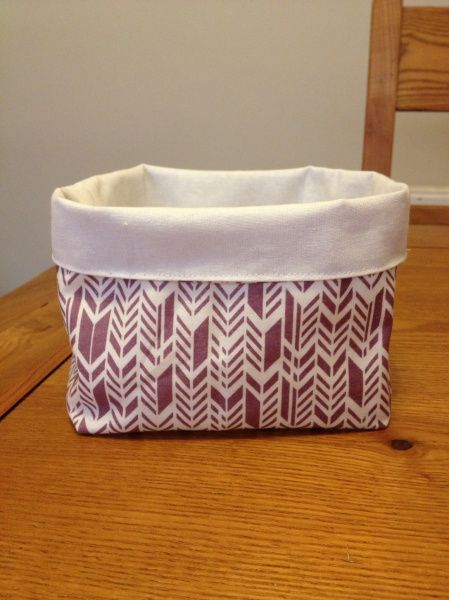 Fabric Basket Tutorial, Basket Tutorial, Fabric Bowls, Sew Ins, Fabric Basket, Fabric Boxes, Beginner Sewing Projects Easy, Clothes Basket, Sewing Baskets