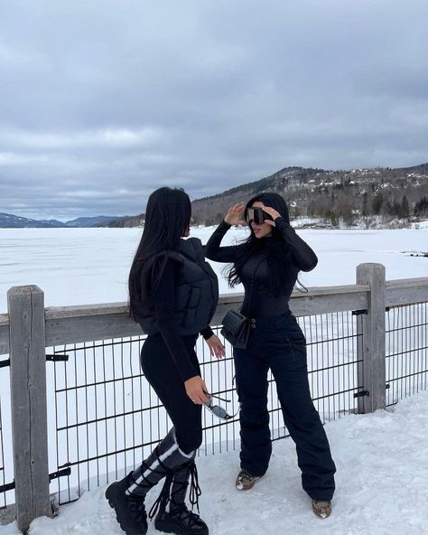 Colorado Aesthetic Outfits, Snow Trip Outfit, Snow Outfit Inspo, Aspen Trip, Winter Wonderland Outfit, Snow Outfits For Women, Ski Outfit For Women, Snow Fits, Ski Trip Outfit