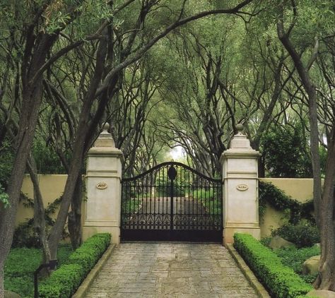 Driveway Entrance, Front Gates, Brick Pavers, Driveway Gate, Have Inspiration, Entrance Gates, Garden Gates, Dream Home Design, Walkway