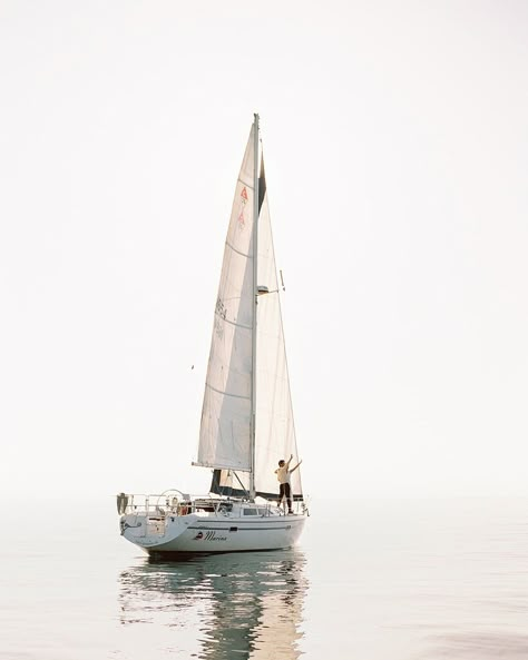 Sailboat Photography, Coastal Luxe, New England Aesthetic, England Aesthetic, England Summer, Boat Pictures, Ocean Aesthetic, Sea Colour, House By The Sea