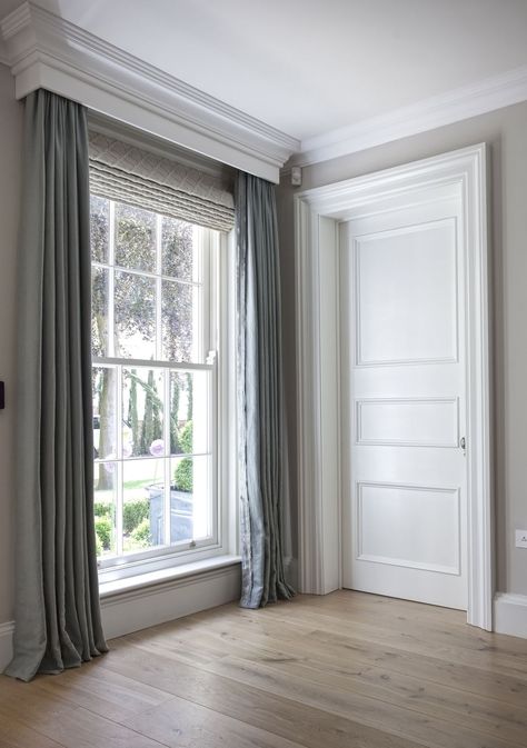 Airy Bedroom Window Dressing, Kitchen Window Dressing, Window Treatments Ideas, Window Cornices, Elegant Draperies, Window Treatments Bedroom, Large Window, White Oak Floors, Kitchen Window Treatments