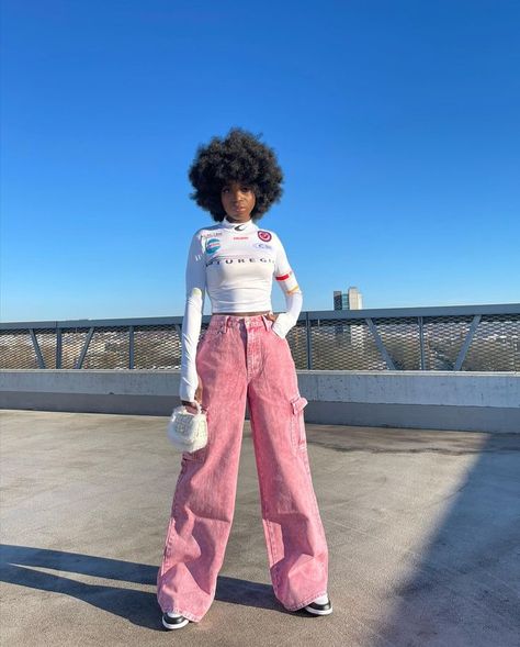 Pink Pants Outfit Street Style, Pink Streetwear Outfit, Femme Style Outfits, Aesthetic Attire, Pink Jeans Outfit, Custom Wardrobe, Pink Pants Outfit, Hot Pink Outfit, Pink Club