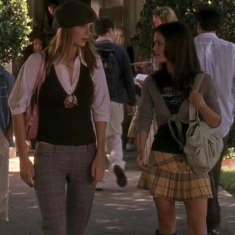 Summer Roberts Outfits, Summer The Oc, Oc California, Summer Roberts, Marissa Cooper, Disney Outfits Women, Tartan Mini Skirt, 2000s Outfit, Mischa Barton