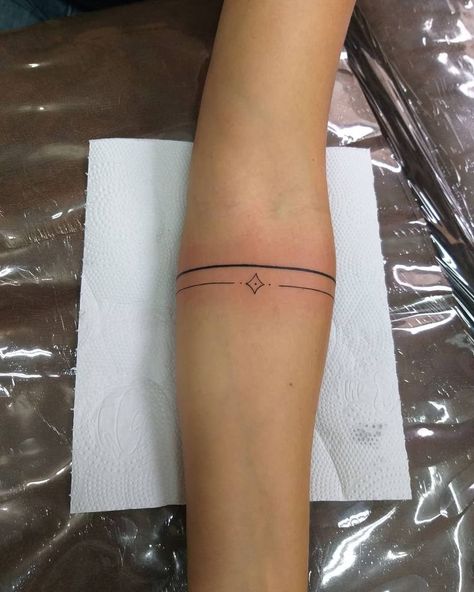 Arm Round Tattoos For Women, Braslet Tattoo Women, Minimalist Arm Band Tattoo, Feminine Arm Band Tattoo, Wristband Tattoo Women, Braslet Tattoo, Forearm Band Tattoo For Women, Leg Band Tattoo Women, Armband Tattoo For Women Unique