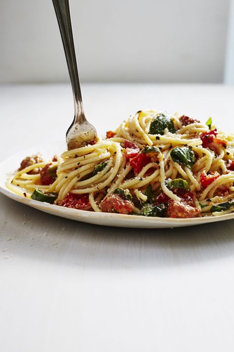 Mario Batali's Tomato and Chorizo Spaghetti Recipe for (RED) Campaign | PEOPLE.com Chorizo Spaghetti, Mario Batali Recipes, Filet Mignon Chorizo, Chorizo Recipes, Mario Batali, Pasta Dinners, Gnocchi Recipes, Spaghetti Recipes, Italian Dishes