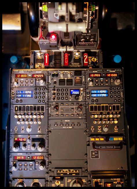 Lower Panel / Boeing 737. 737 Cockpit, Boeing 737 Cockpit, Pilots Aviation, Control Panels, Boeing 737, Graphic Design Inspiration, Airlines, Aircraft, Design Inspiration