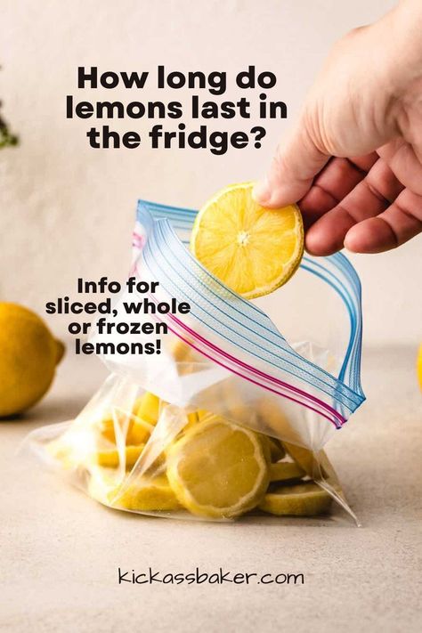 Sliced lemon round being added to a bag of other leftover sliced lemons. Lemon Storage Ideas, How To Save Lemons, Best Way To Store Lemons, How To Keep Lemons Fresh Longer, Leftover Lemons, Store Lemons, Lemon Storage, Freezing Veggies, Freezing Lemons