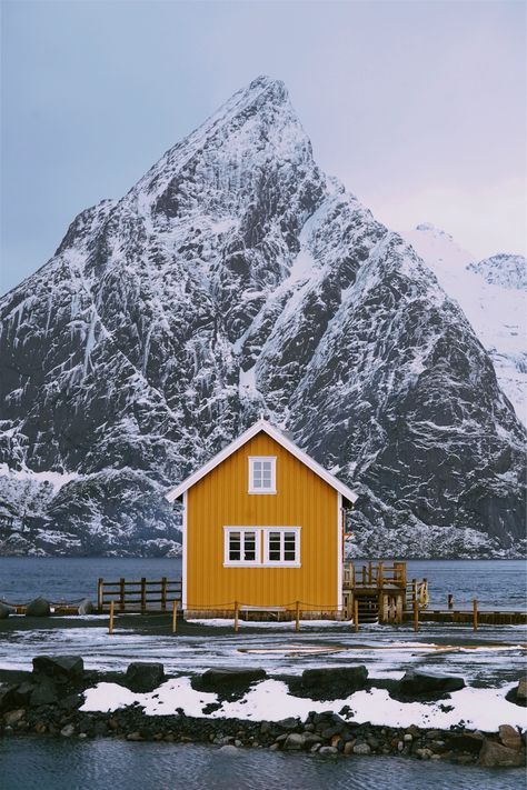 Norway Nature, Cabin Inspiration, Ski House, Getaway Cabins, Winter Cabin, Norway Travel, Voyage Europe, Cabin In The Woods, Cabin Fever