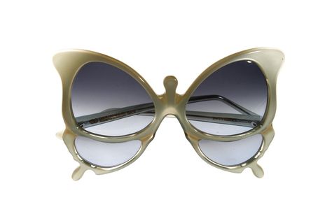 Oliver Goldsmith Butterfly Glasses, Oliver Goldsmith, Cool Glasses, Butterfly Frame, Butterfly Sunglasses, Wearing Glasses, Spring Trends, Spring Looks, Ray Ban Sunglasses