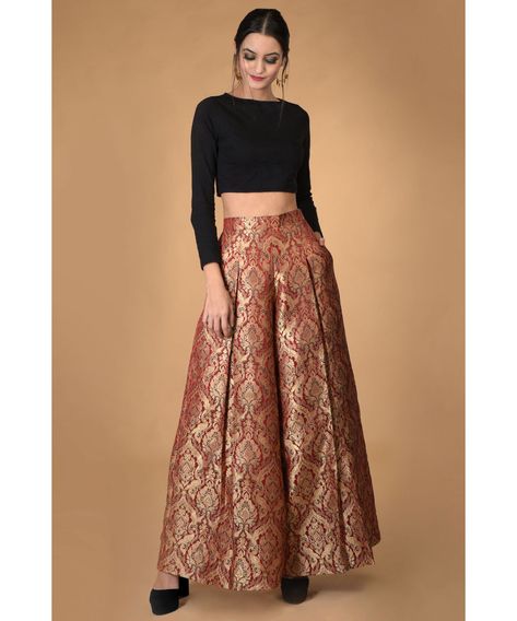 Normal Blouse Designs, Diwali Edit, Normal Blouse, Designer Dress For Men, Ikat Blouse, Mehndi Outfits, Indian Skirt, Costumes Dresses, Salwar Pattern