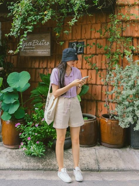 Travel Korean Outfit, Casual Cafe Outfit Summer, Taipei Outfit Summer, What To Wear In Singapore Street Style, Daily Outfit Ideas Casual Korean, Hongkong Ootd Summer, Outfits For Southeast Asia, Hongkong Outfit Summer, Hongkong Outfit Travel Summer