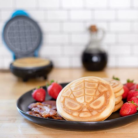 Uncanny Brands Marvel Spider-Man Mini Waffle Maker - Marvel Kitchen Appliance Marvel Kitchen, Mini Waffles, Fun Kitchen Decor, Mini Waffle Maker, Spiderman Artwork, Kitchen Appliance, Waffle Iron, Waffle Maker, Marvel X