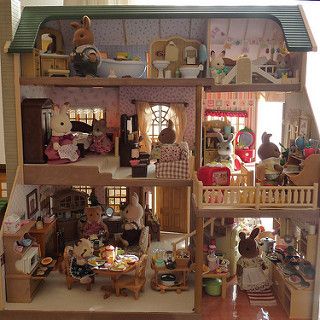 My House on the Hill | Flickr - Photo Sharing! Calico Critters Display Shelf, Calico Critters Aesthetic House, House In Hill, Calico Critters House, Sylvanian Families House, San Myshuno, House On The Hill, Critters 3, Calico Critters Families