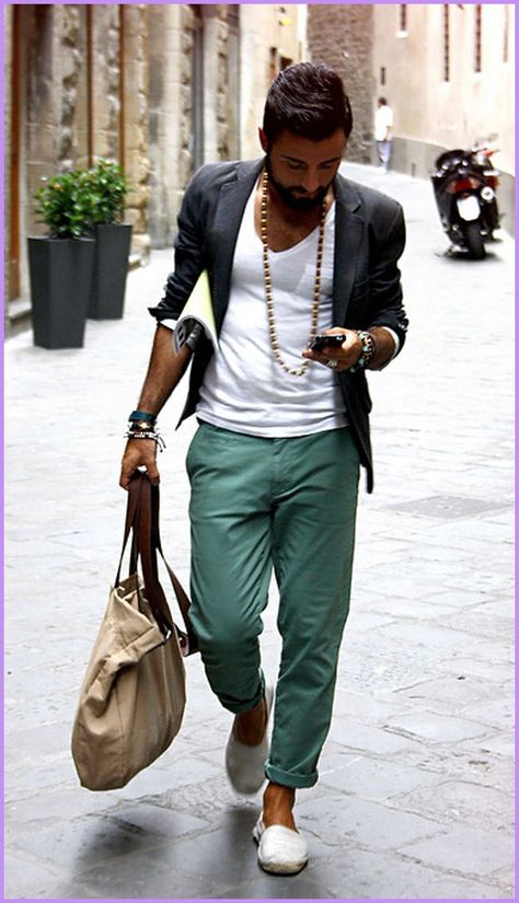 30 Most Sexy Italian Men Street Style Fashion Ideas To Copy Handsome Italian Men, Hippie Mode, Mode Hippie, Boho Men, Hipster Man, Mens Fashion Blog, Mode Boho, Italian Men, Men Style Tips