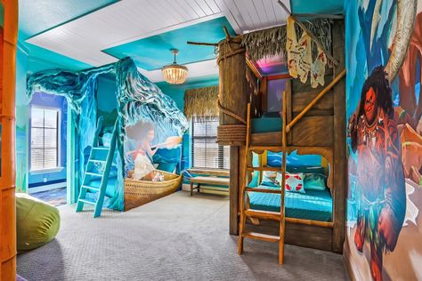 Disney Hotels Orlando, Disney Themed Airbnb, Disney Airbnb Decor, Moana Themed Room, Disney Hotel Room Decorations, Moana Bedroom Ideas, Disney Theme Room, Disney Themed House, Disney House Decor