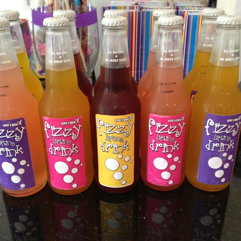 Fizzy lifting drinks using Izze's sparkling juices for Willy Wonka baby shower. Labels were made using photoshop with elastic wrath font and willy wonka font. Fizzy Lifting Drink Willy Wonka, Willy Wonka Baby Shower Ideas, 2023 Trivia, Wonka Font, Soda Packaging, Willy Wonka Halloween, Themed Dinners Ideas, Wonka Factory, Willy Wonka Factory