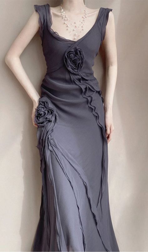 MESH VINTAGE FLORAL PLEATED MAXI DRESS IN GREY Dark Purple Dresses, Classical Beauty, Vintage Colour Palette, Elegant Attire, Wavy Lines, Pleated Maxi Dress, Suspender Dress, Pleated Maxi, Slim Dresses