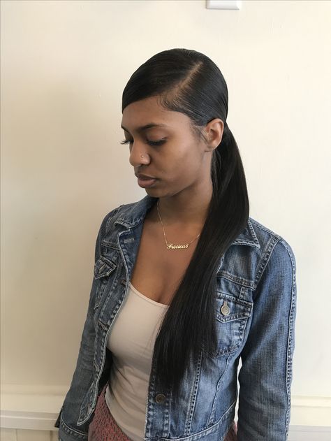 Low side part weave ponytail Ponytail Hairstyles With Weave, Side Part Weave, Black Women Prom Hairstyles, Ponytail For Black Women, Long Ponytail Hairstyles, Side Ponytail Hairstyles, Low Ponytail Hairstyles, Tail Hairstyle, Weave Ponytail Hairstyles