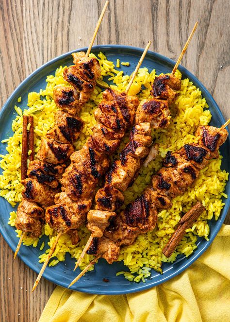 How To Make Chicken Tikka At HomeDelish UK Kebab And Rice, Kebab Rice, Baked Tortellini Recipes, Iftar Table, Yellow Rice Recipe, Chicken Kabab, Low Fat Dinner Recipes, Batch Cooking Recipes, Chicken Casserole Recipes Healthy