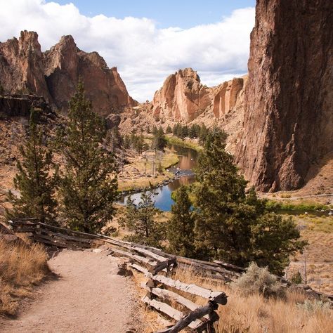 Best Quotations, Hiking Path, Sunrise Images, Oregon State Parks, Smith Rock State Park, Oregon Hikes, Beautiful Parks, Oregon Road Trip, Oregon Washington