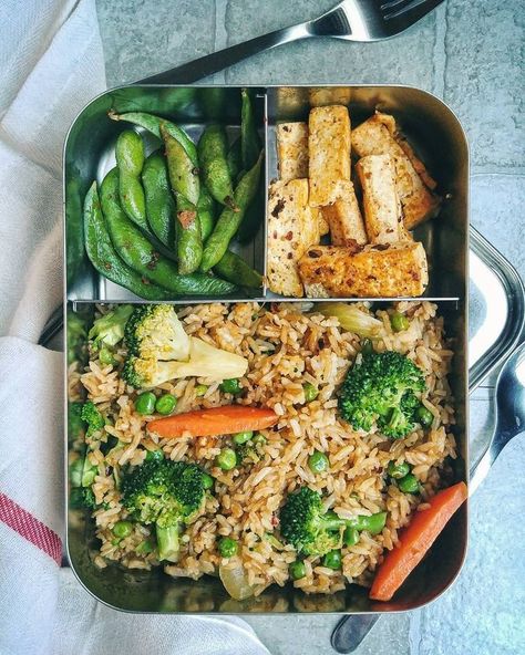 Vegetable Meal Prep, Vegetarian Bento, Vegetable Meal, Vegan Lunch Box, Veggie Fried Rice, Vegetable Fried Rice, Easy Vegetable, Easy Healthy Lunches, Easy Healthy Meal Prep