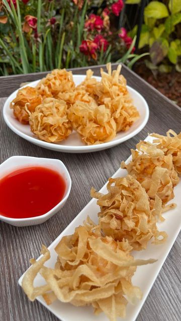 NườcMắmaFoods on Instagram: "CRISPY SHRIMP BALL with SWEET & SOUR SAUCE Hope you’ll enjoy this last recipes for 2022. See you in 2023 for my food adventures in Vietnam❤️ Another great finger foods for holidays, party or potluck. Can be made in advance for 1-2 day or freeze for whenever. Recipe: how many depends on the size of your shrimp balls. I usually scoop about 1 tablespoons of minced shrimp for each ball. •2 lbs minced shrimp 🍤 •1 pk spring roll wrap •1 teaspoon salt •1 teaspo Minced Shrimp Recipe, Shrimp Balls Chinese, Crispy Shrimp Ball Recipe, Shrimp Balls Recipe, Rice Paper Shrimp Dumplings, Crispy Dim Sum Shrimp Balls, Healthy Shrimp And Chive Rice Paper Dumplings, Minced Shrimp, Shrimp Ball