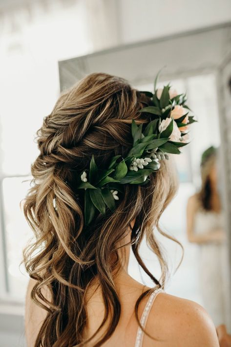 Hawaii Beach wedding hair vibes | Hawaii wedding | wedding photographer #weddingdayhair Bridesmaid Hairstyles Beach, Bridesmaid Hair Beach, Bridal Hair With Haku Lei, Wedding Hair For Bridesmaids, Bridesmaid Hair Beach Wedding, Wedding Bridesmaid Hairstyles, Hair For Bridesmaids, Hawaii Wedding Hair Flowers, Beachy Wedding Hair