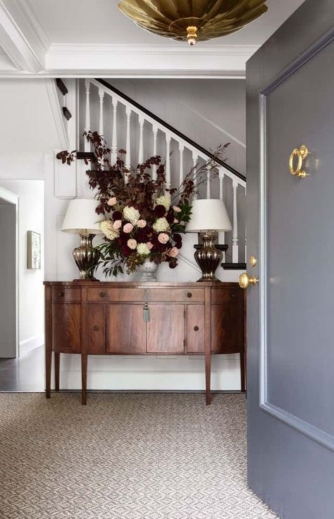 Living Room par Kimille Taylor Inc | 1stDibs Marea Clark Interiors, Entryway Furniture Ideas, Floral Headboard, Curvy Sofa, Stylish Entryway, Warm Color Schemes, Pacific Heights, Custom Chair, Cabinetry Design