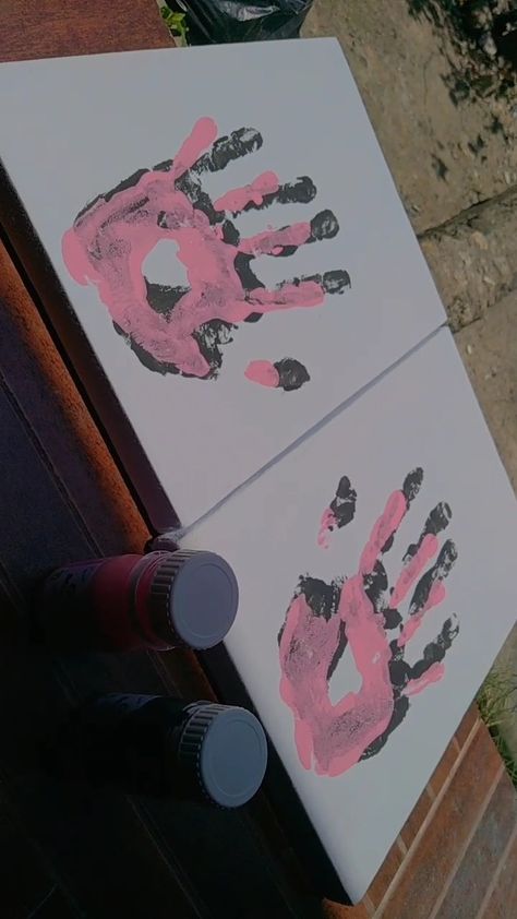 Couples Hand Print Painting, Diy Couple Hand Painting, Hand Painting With Boyfriend, Couples Hand Painting, Book Cover Art Diy, My Feelings For You, Foodie Instagram, Friend Crafts, Snap Friends