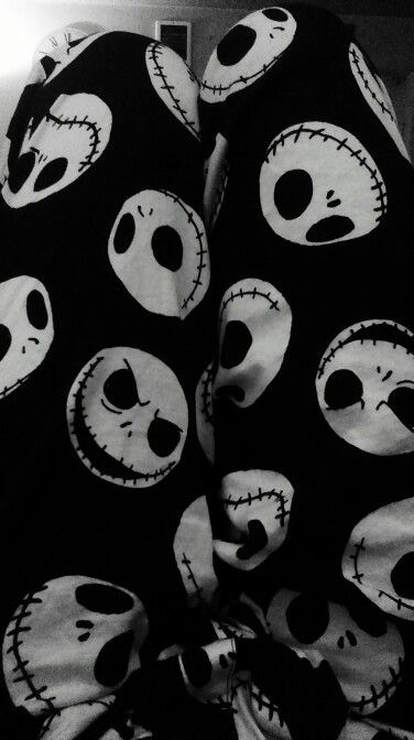 Jack Skellington Pants, Jack Skellington Pajama Pants, Nightmare Before Christmas Pj Pants, Nightmare Before Christmas Pjs, Halloween Pjs Aesthetic, Jack Skellington Clothes, Woman Pjs, Goth Pjs Aesthetic, Jack Skellington Pjs