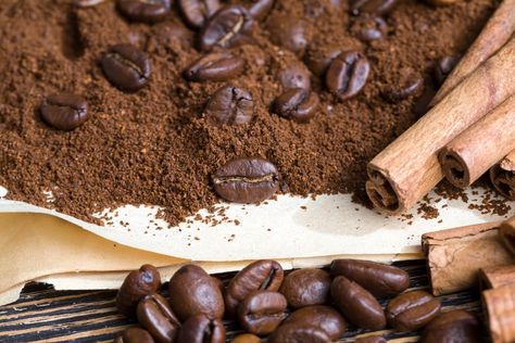 For a coffee lover, coffee extract is a simple addition to your kitchen spice cabinet. Kitchen Spice Cabinet, Vanilla Bean Recipes, Make Vanilla Extract, Coffee Extract, Homemade Foods, Her Pictures, Spice Cabinet, Hot Cocoa Bar, Kitchen Spices