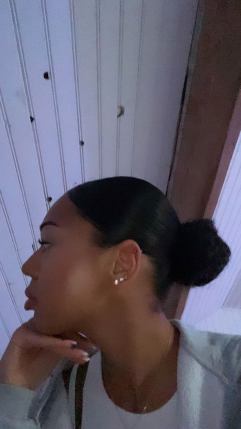 Ashley Piercing, Double Ear Piercings, Natural Straight Hair, Natural Hair Bun Styles, Pretty Ear Piercings, Bun Styles, Cute Piercings, Slick Hairstyles, Body Jewelry Piercing