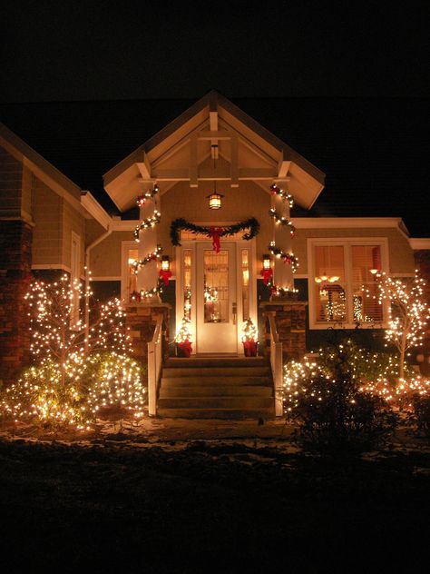 Transform your holiday season with our 10 Creative Christmas Lighting Ideas! Discover innovative ways to illuminate your home and create a festive atmosphere that will dazzle your guests. From enchanting outdoor displays to cozy indoor setups, these tips will inspire you to make the most of your Christmas lighting. Brighten your celebrations and spread holiday cheer with these unique ideas that will leave everyone in awe. Red Brick House Christmas Decor Outside, Exterior Christmas Decorations Lights, Christmas House Outside, Christmas House Decorations Outdoor, Christmas Exterior Decor, Christmas Decoration Outside, Unique Pumpkin Decorating, Christmas House Exterior, Exterior Christmas Decorations