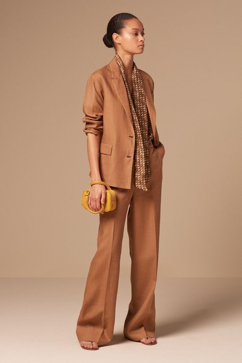 Linen Suits Women, Fall Travel Outfit, Work Outfit Office, Corporate Fashion, Linen Suit, Summer Suits, Spring Summer 2024, Suit Fashion, Spring 2024