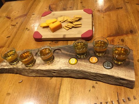 Flight Boards, Beer Taster, Living Libations, Beer Flight, Wood Items, Easy Woodworking Projects, Live Edge, Inspiration Board, Cheese Board