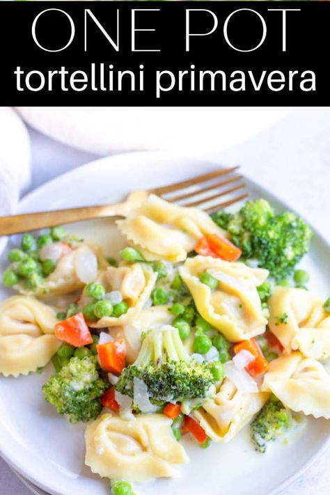 Tortellini Recipes Meatless, Tortellini Recipes With Veggies, Tortellini And Vegetables, Meatless Tortellini Recipes, Tortolini Recipe, Tortellini Primavera, One Pot Tortellini, Meatless Meals Easy, Cheese Tortellini Recipes